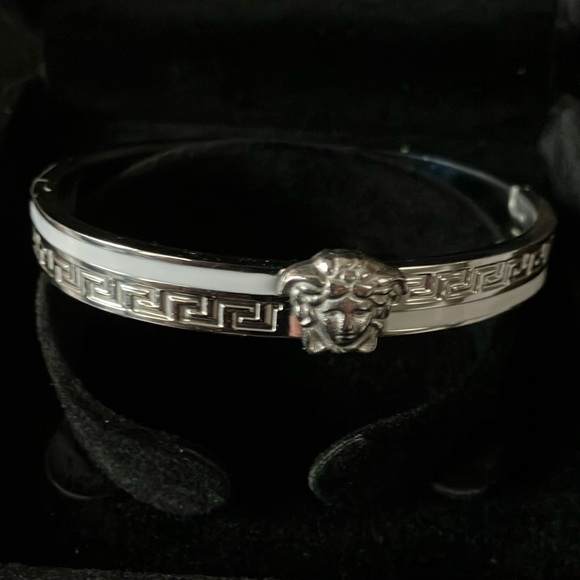 Medusa Greek Key Women’s Bracelet - Picture 3 of 6
